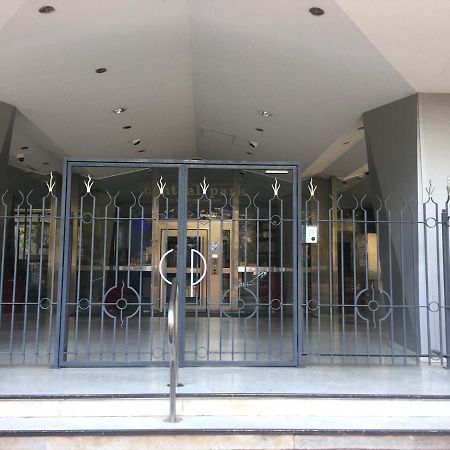Le Studio Central Park Cannes Bagian luar foto